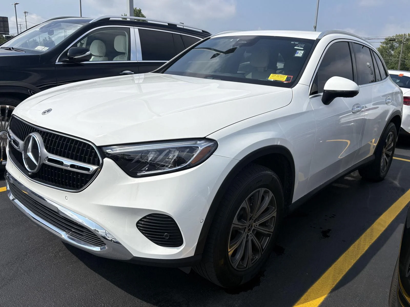 Used 2023 Polar White Mercedes-Benz GLC 300 image 3