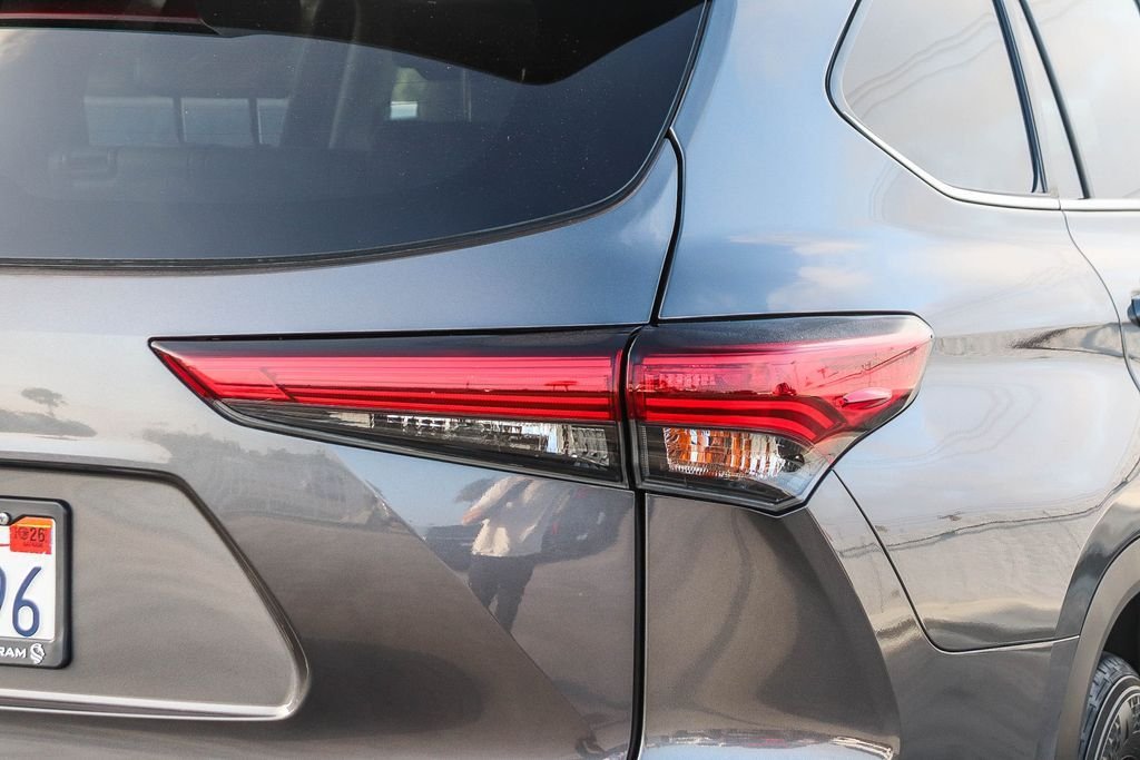 Used 2022 Magnetic Gray Metallic Toyota XLE image 10
