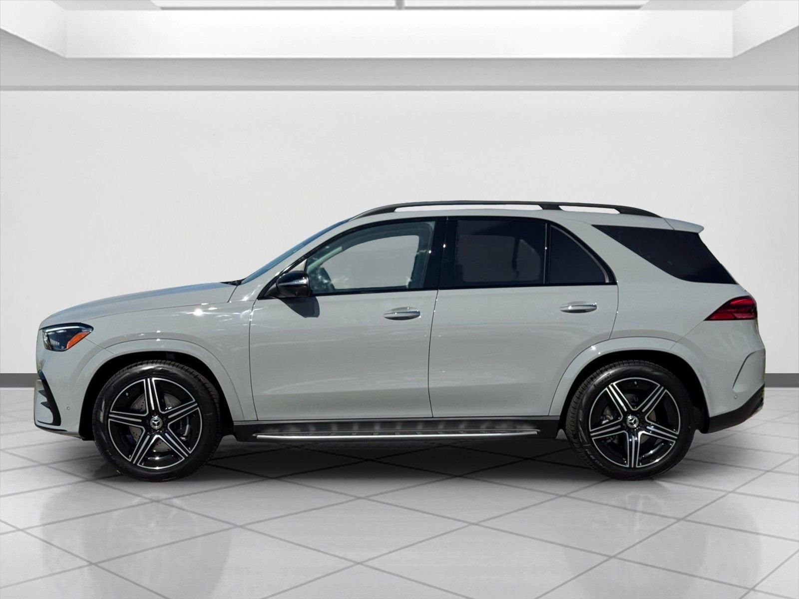New 2026 MANUFAKTUR Alpine Grey Mercedes-Benz GLE 450 image 5