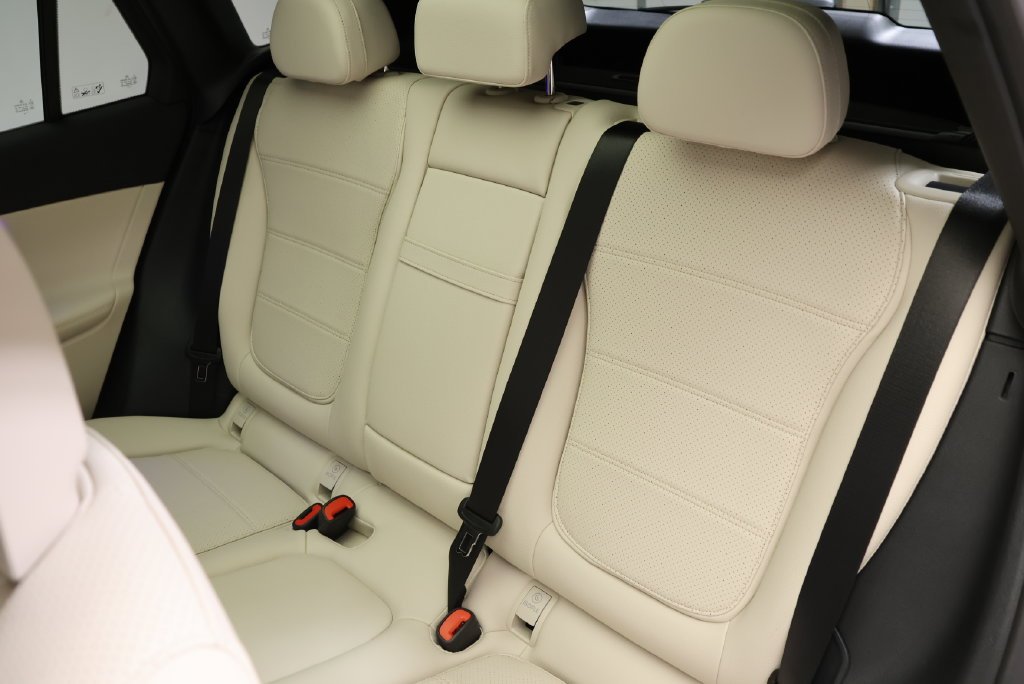 New 2027 Graphite Grey Metallic Mercedes-Benz GLC 300 image 43