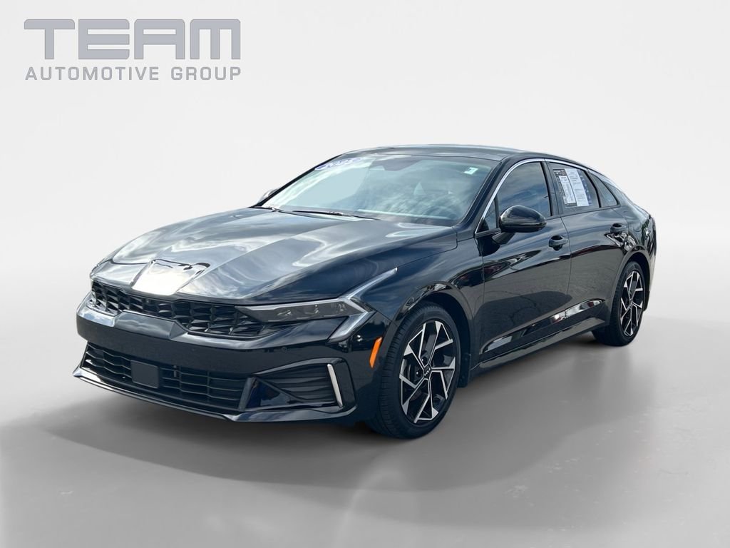 Used 2025 Black Kia EX image 3