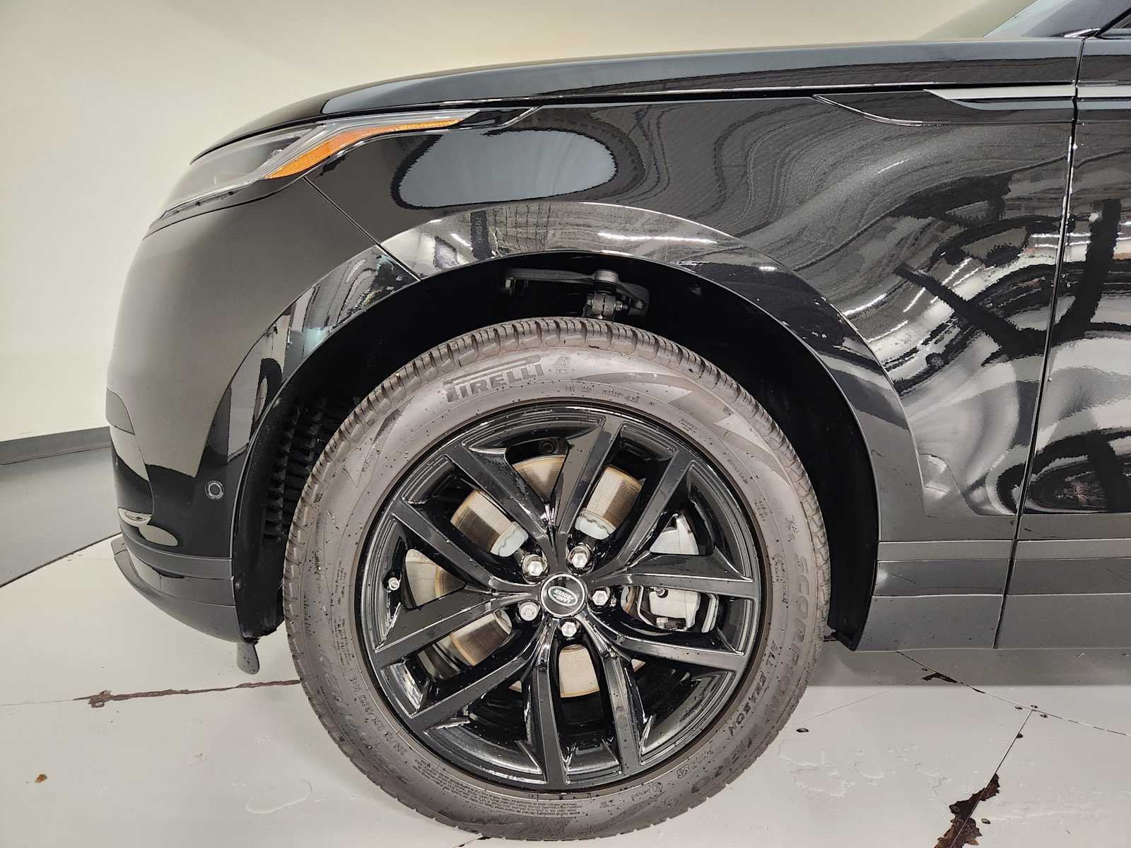 Used 2026 Santorini Black Metallic Land Rover S image 11