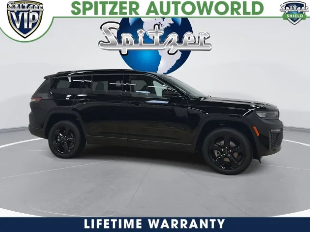 New 2027 High-Gloss Black Paint Jeep Limited image 3