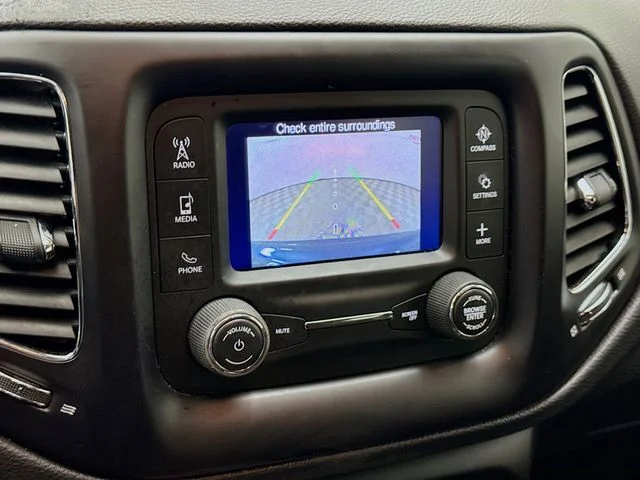 Used 2018 Jazz Blue Pearlcoat Jeep Latitude image 13