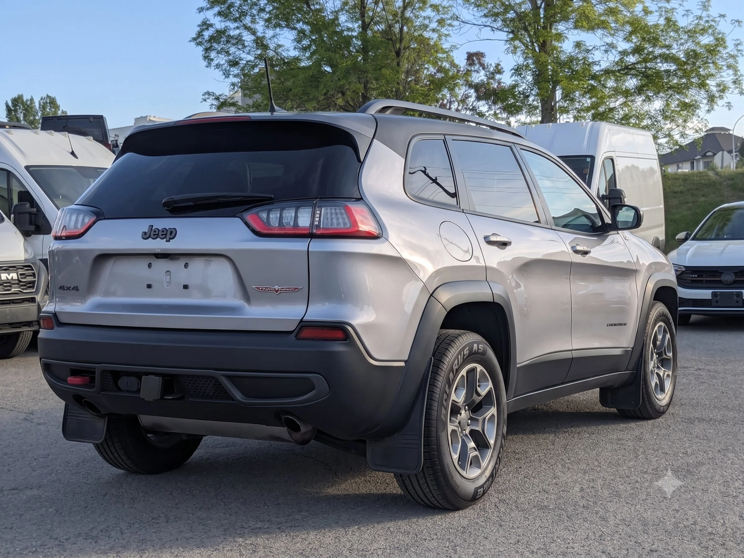 Used 2019 Grey Jeep Trailhawk Elite - Nappa Leather - Command View Sunroof - Trailer Tow - Heated & Cooled Seats image 8