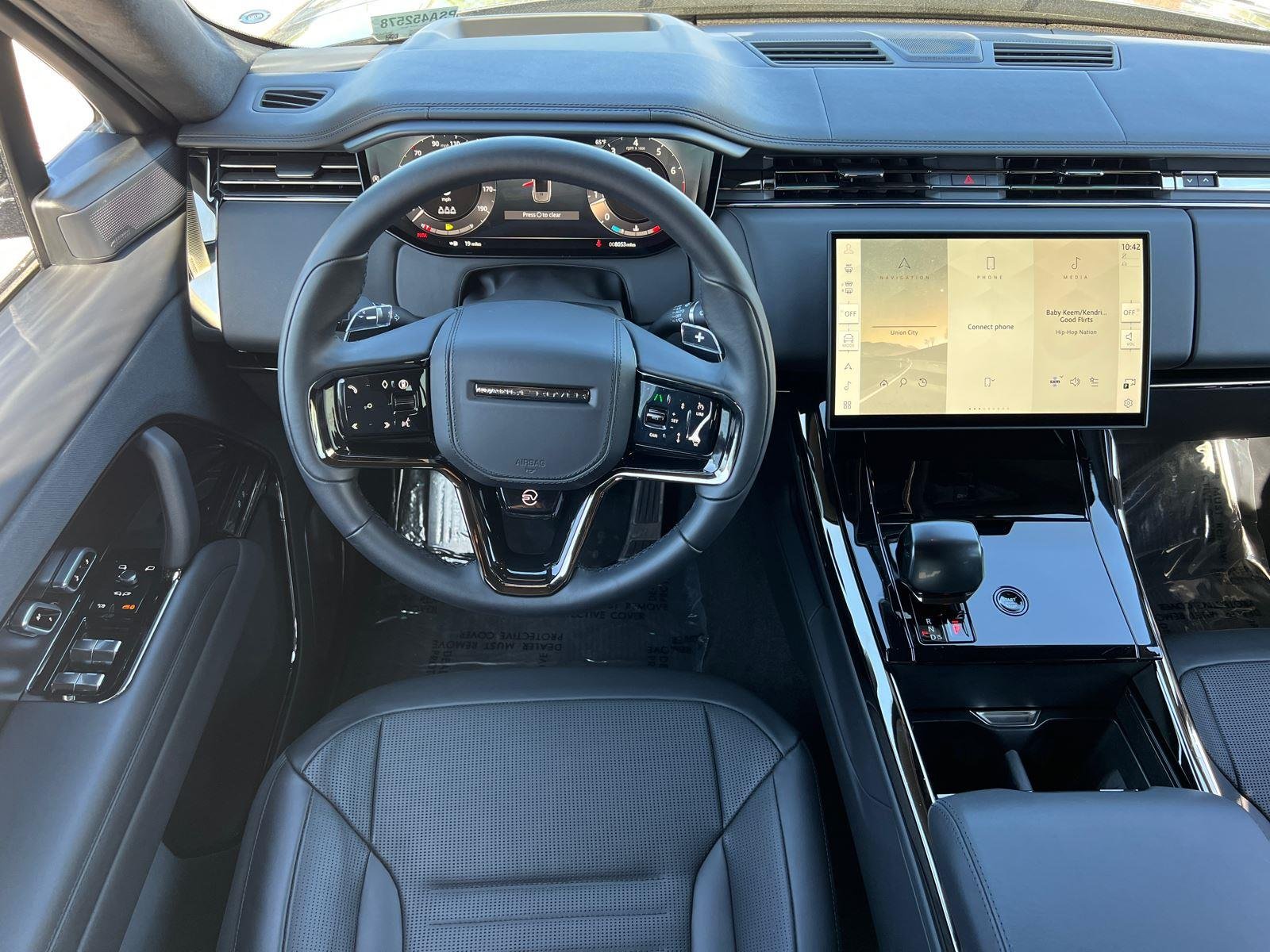 Used 2025  Land Rover SV Edition Two image 23
