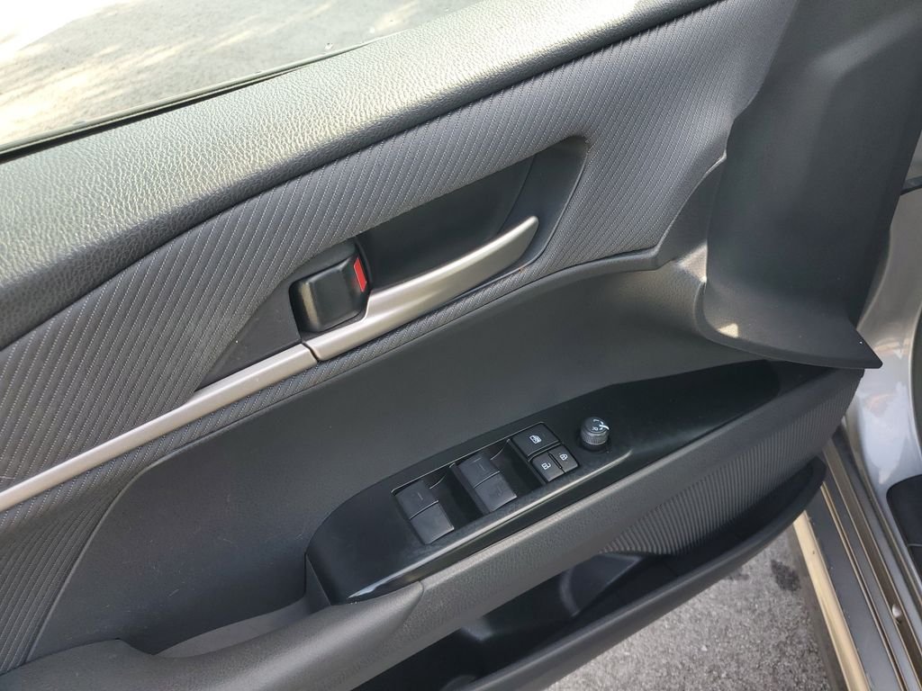Used 2025  Toyota SE image 11