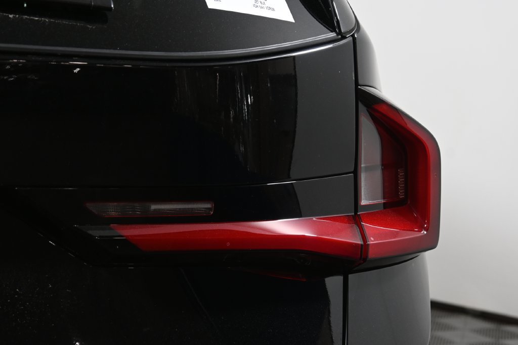 Used 2026 Black BMW xDrive28i image 13