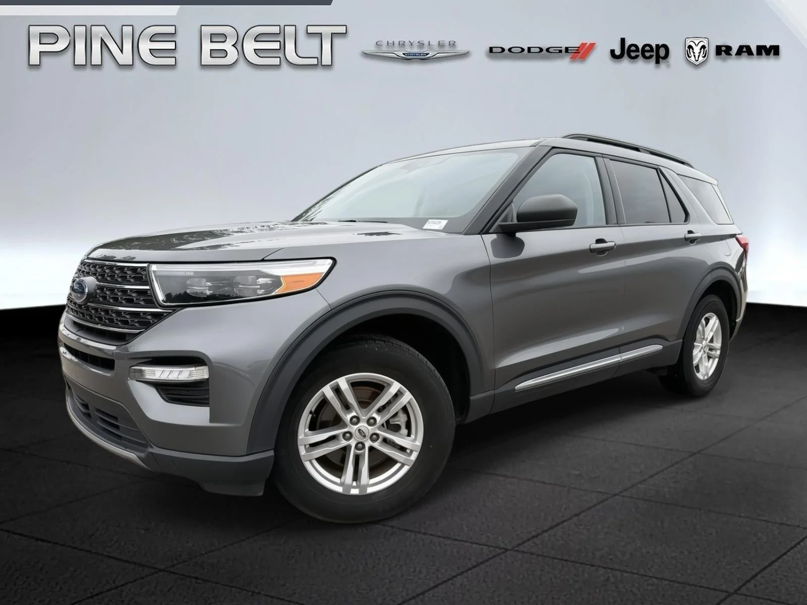 2023 Ford Explorer XLT 4WD's photo