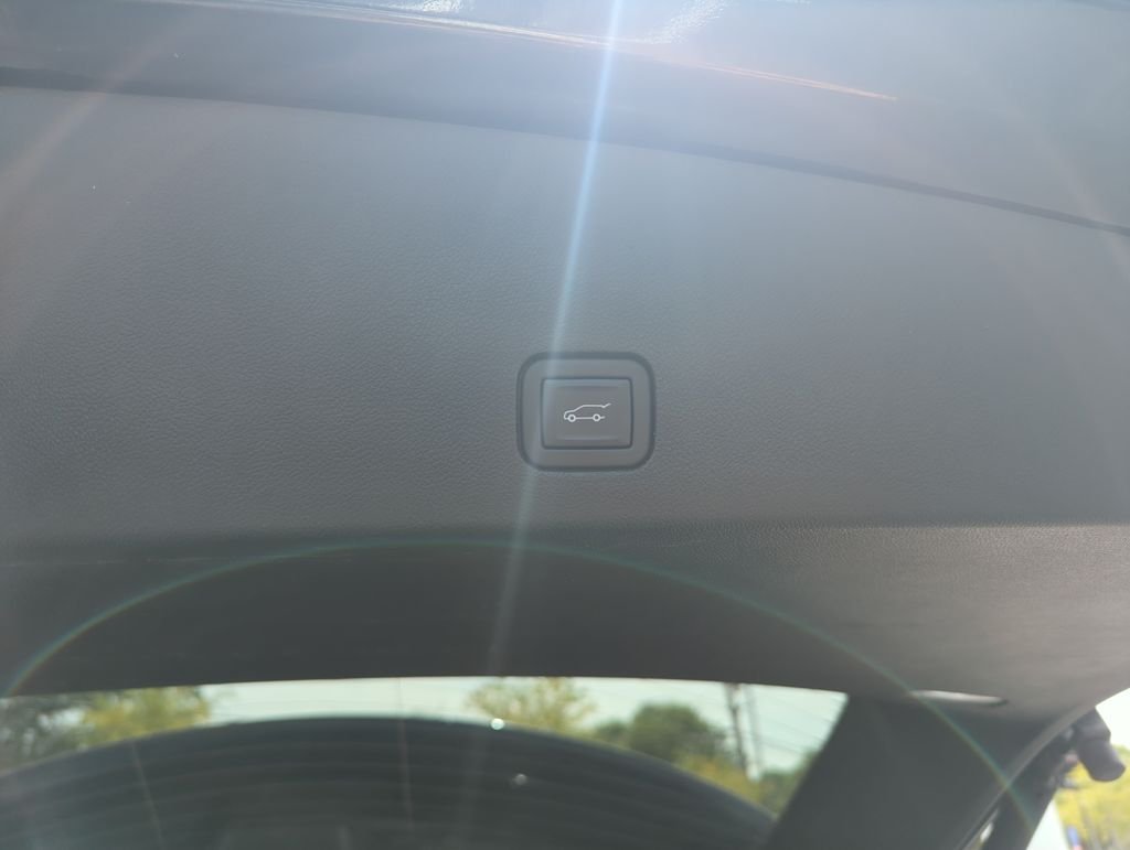 Used 2023 Black Cadillac Luxury image 32