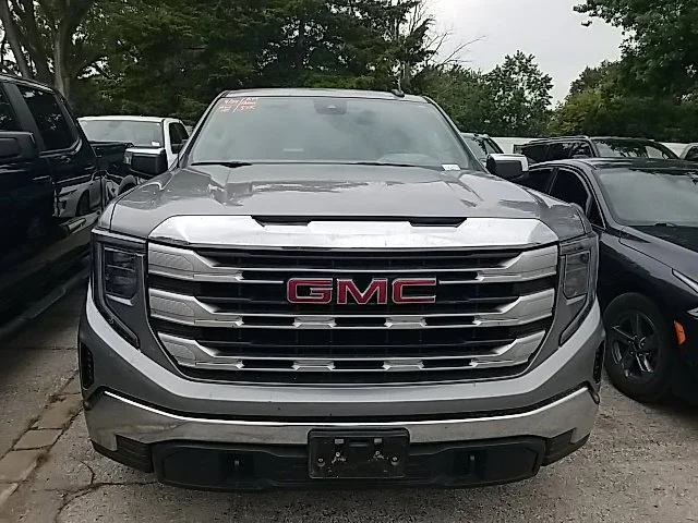 Used 2024 Silver GMC SLE image 7