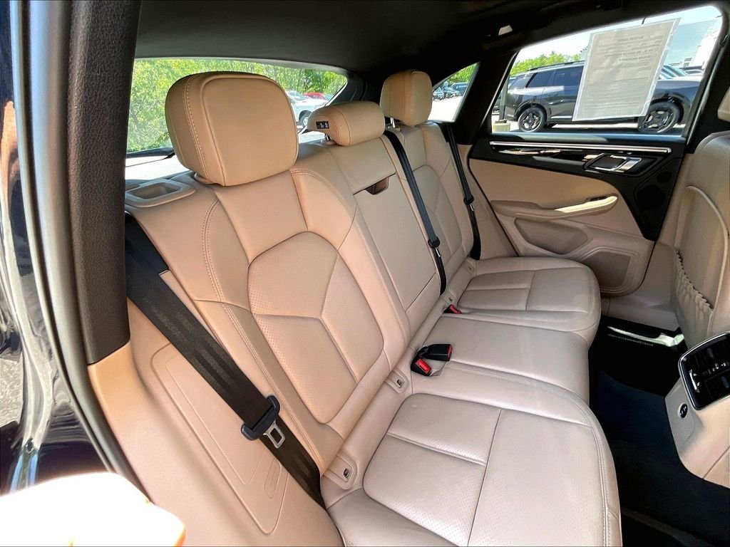 Used 2023 Night Blue Metallic Porsche Base image 15
