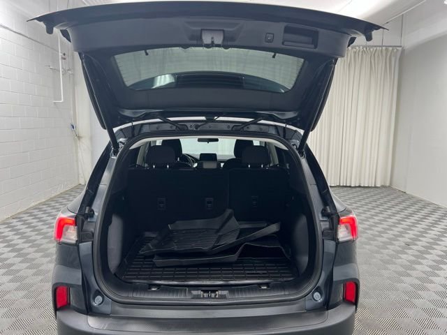 Used 2022 Blue Ford SE image 9