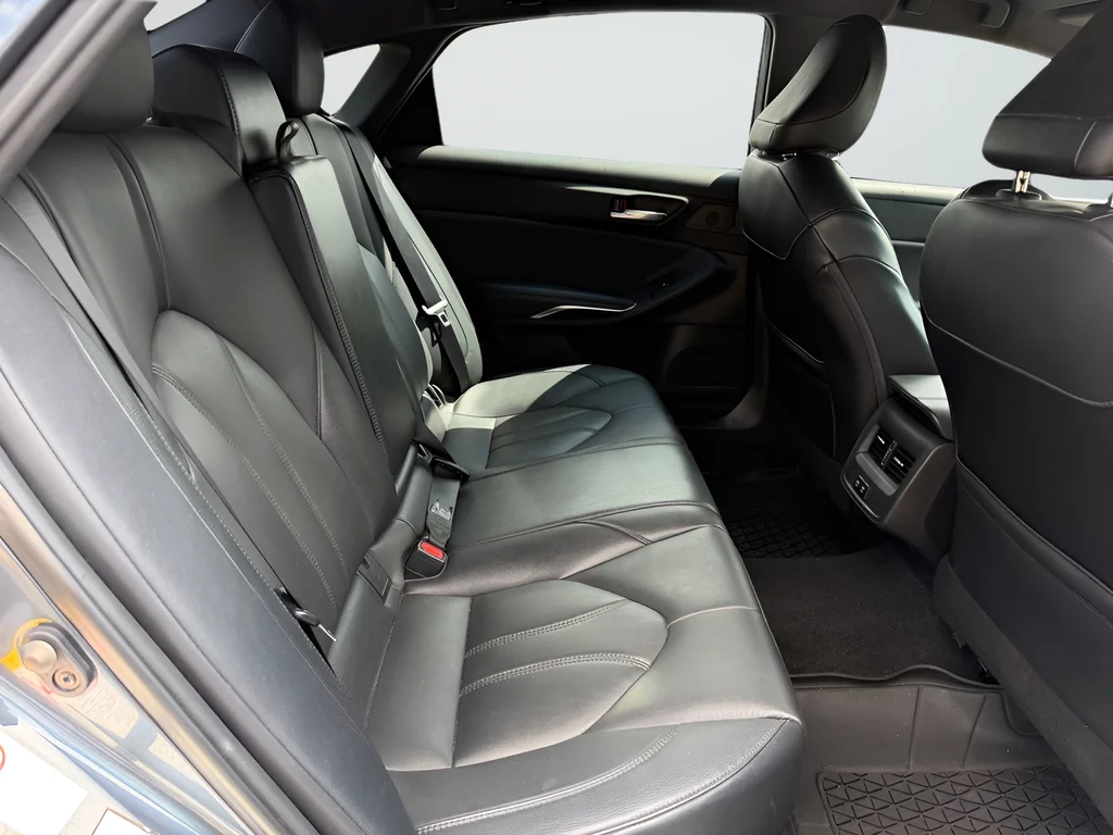 Used 2019 Gray Toyota XLE image 24