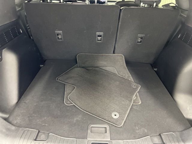 Used 2024 Carbonized Gray Metallic Ford ST-Line image 9