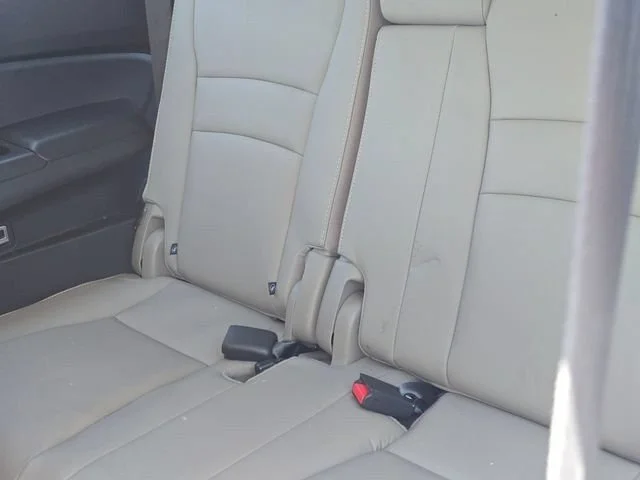 Used 2021 White Honda EX-L image 18