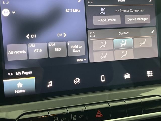 Used 2024 White Jeep Latitude image 19