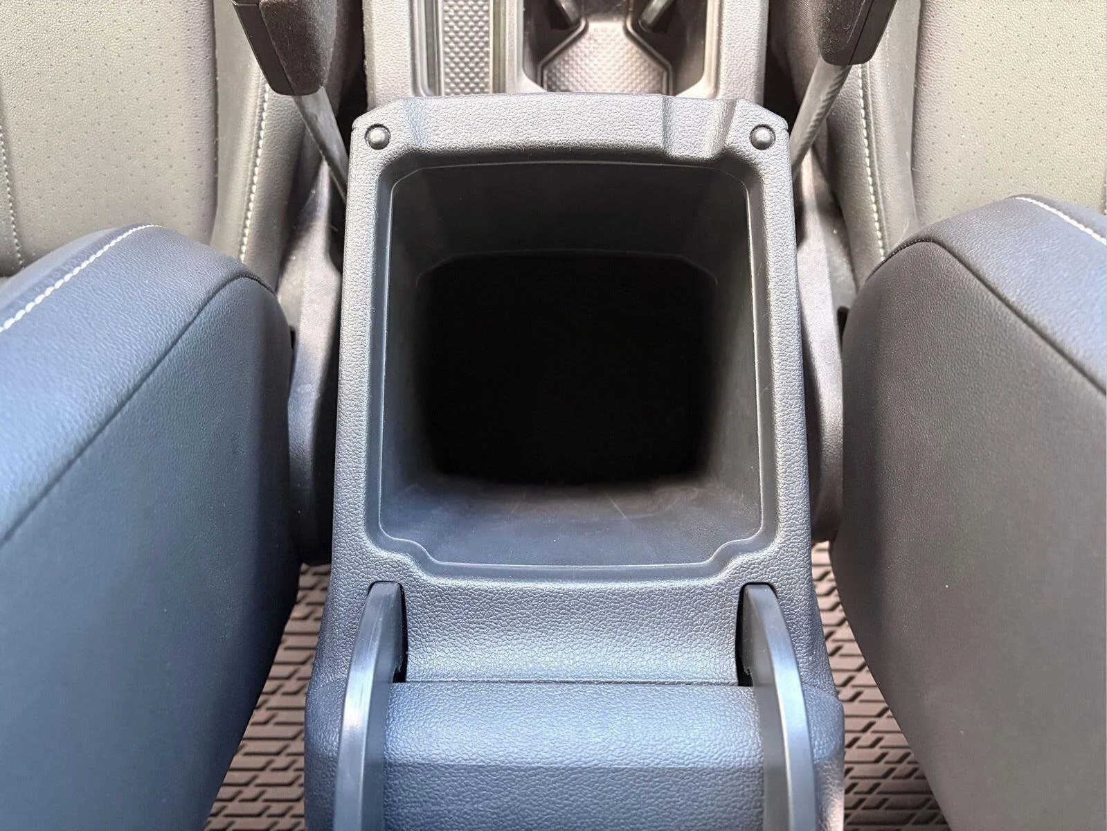 Used 2023 Platinum Gray Metallic Volkswagen SE R-Line Black image 19