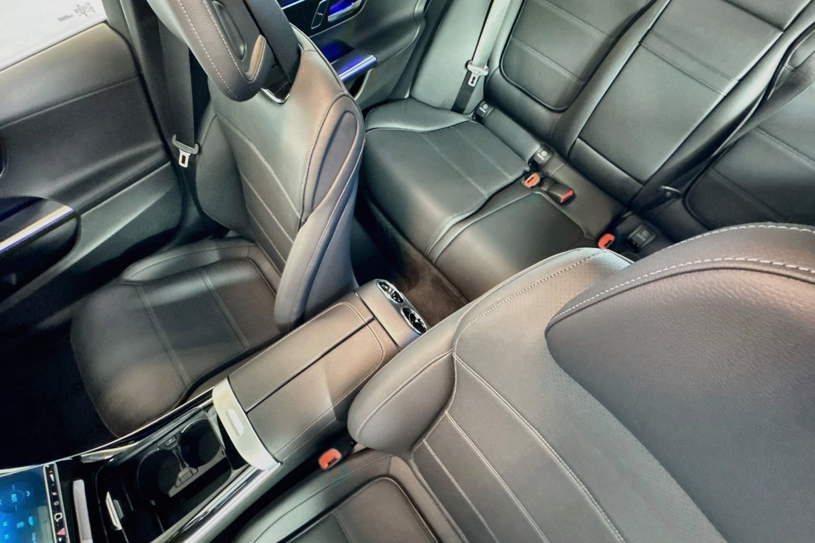 New 2026 Graphite Grey Metallic Mercedes-Benz C 300 image 19