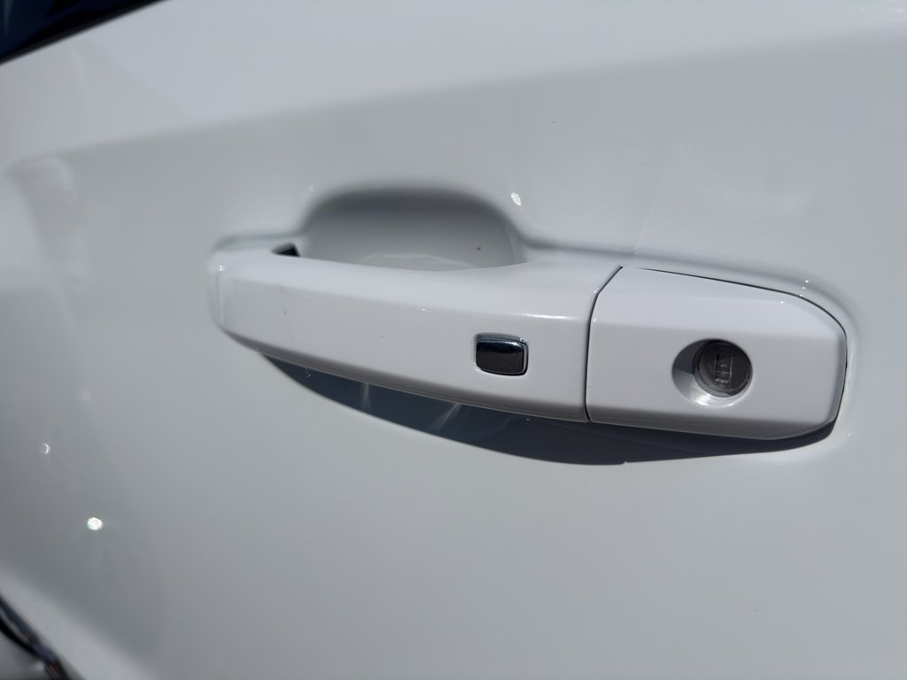 Used 2025 Summit White GMC AT4 image 12