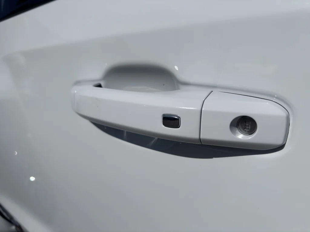 Used 2025 Summit White GMC AT4 image 12