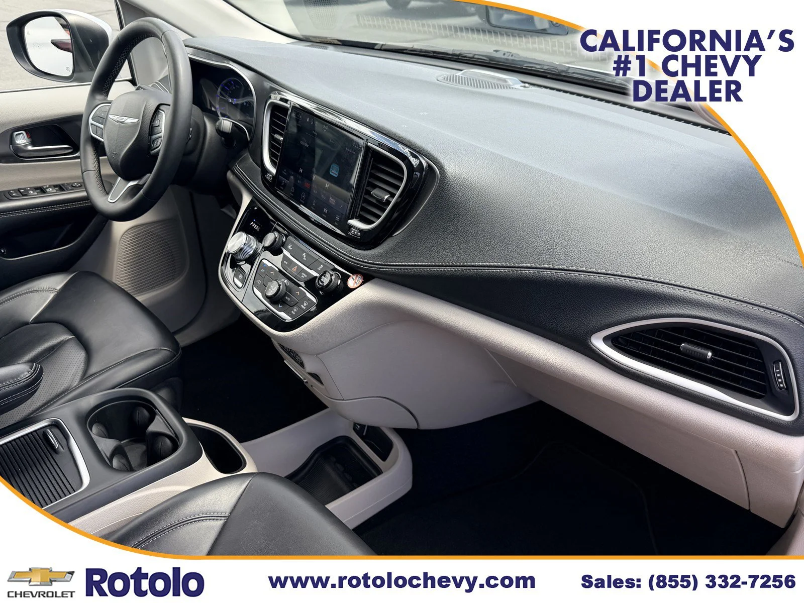 Used 2023 Silver Mist Clearcoat Chrysler Hybrid Touring L image 7