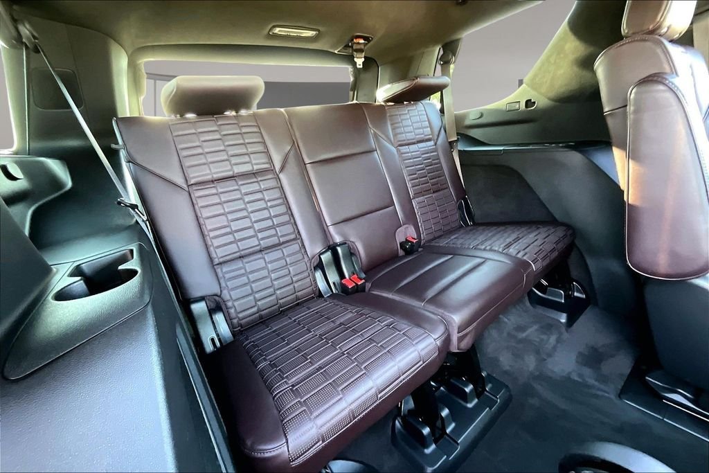 Used 2023 White Cadillac Sport Platinum image 30