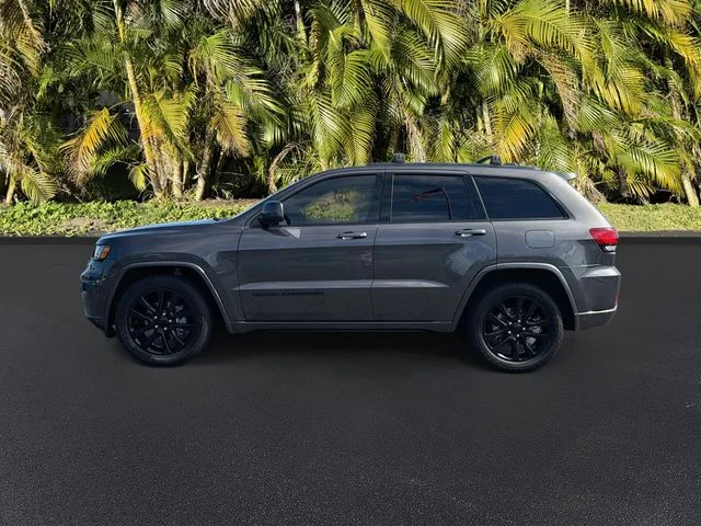 Used 2019 Gray Jeep Altitude image 8