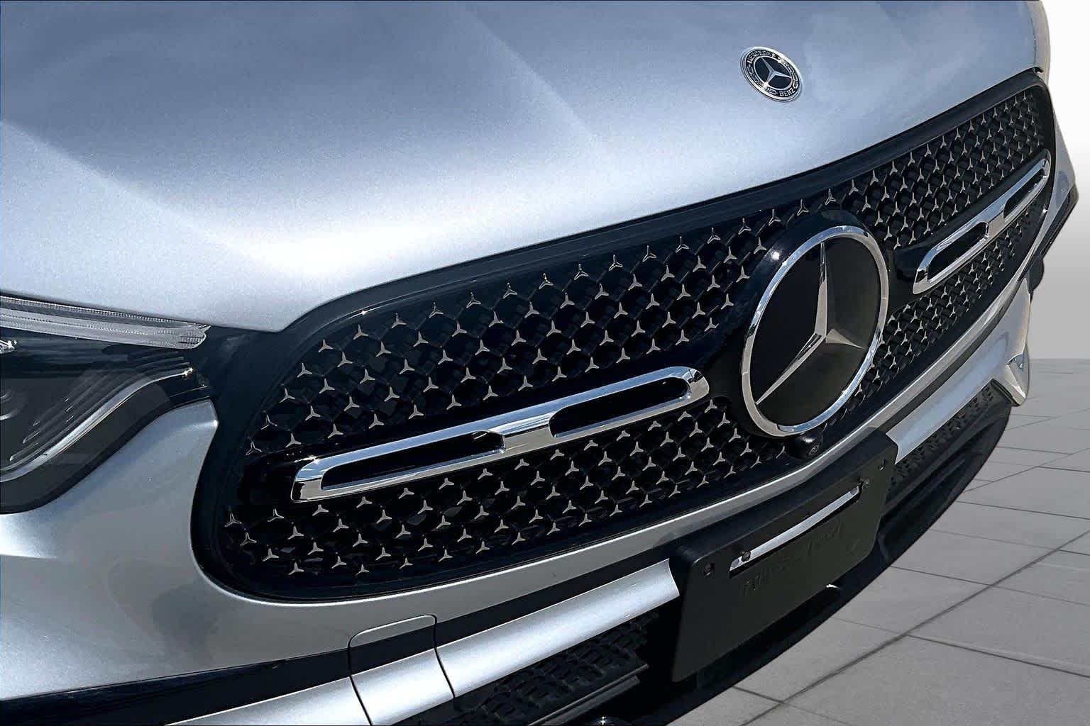 Used 2024 Cirrus Silver Metallic Mercedes-Benz GLC 300 image 27