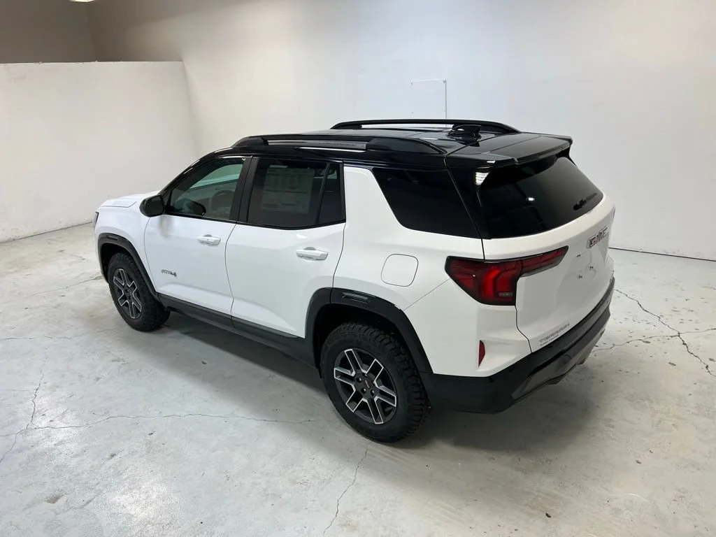 New 2026 Summit White GMC AT4 image 4