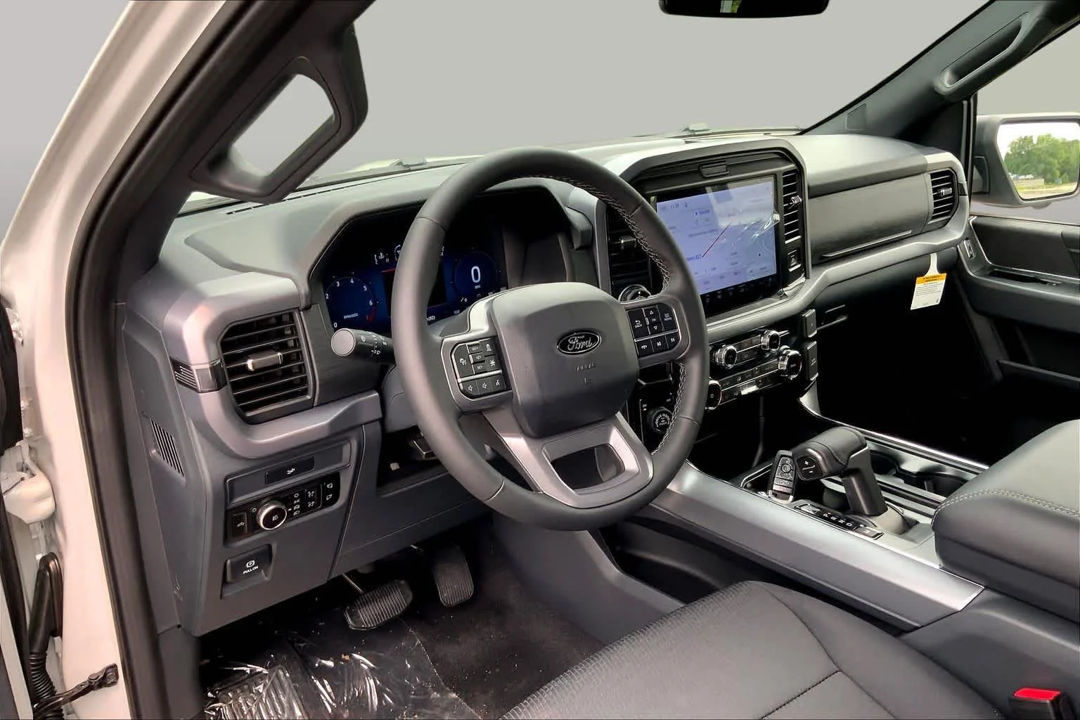 New 2026 Avalanche Ford XLT image 9