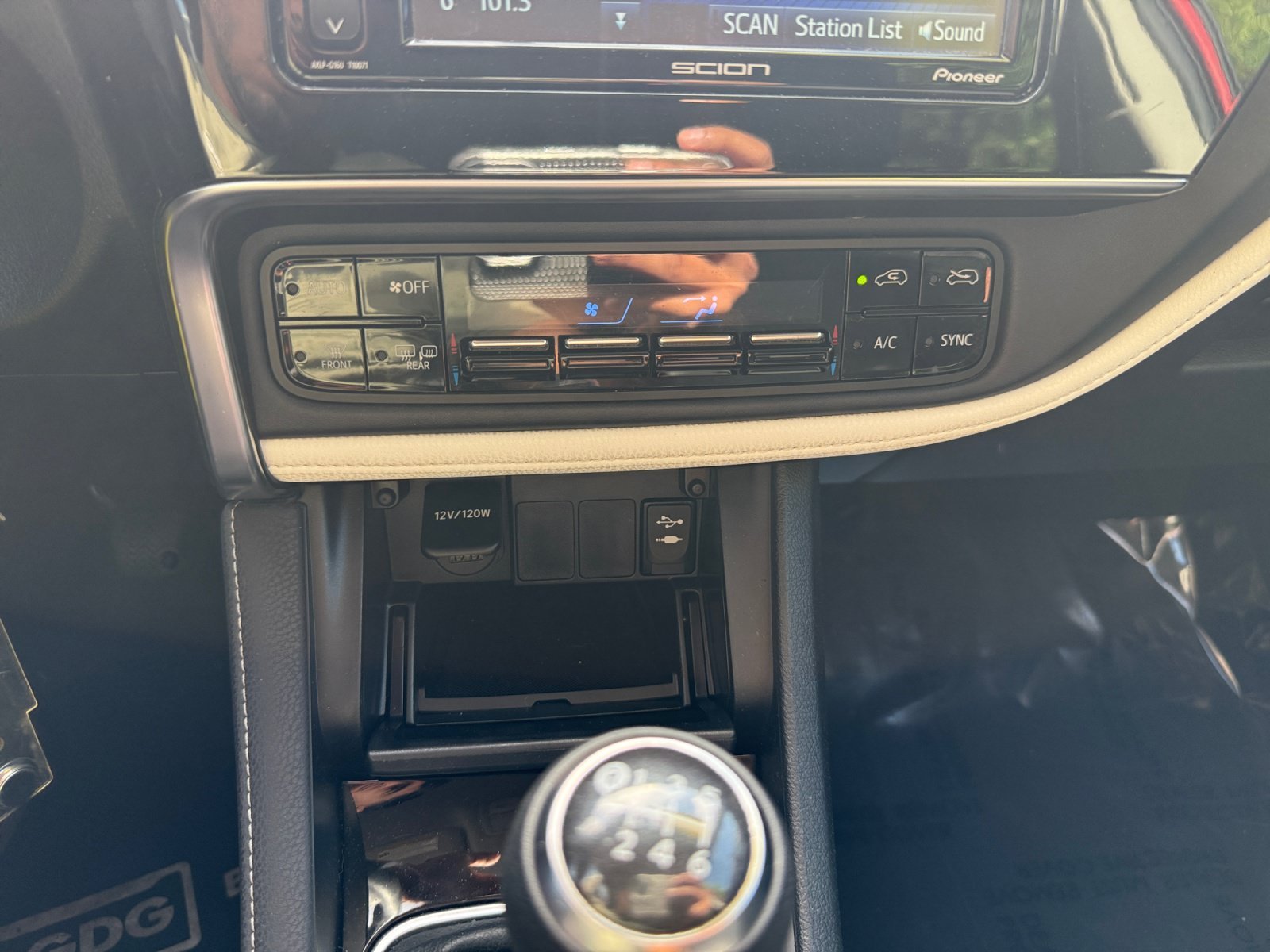 Used 2016 Barcelona Red Metallic Scion  image 13