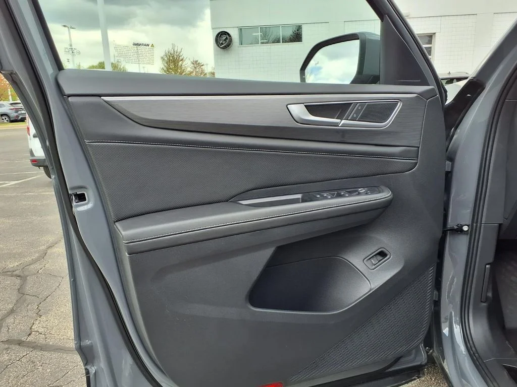 Certified Used 2026 Pure Gray Volkswagen 2.0T SE w/Technology image 9
