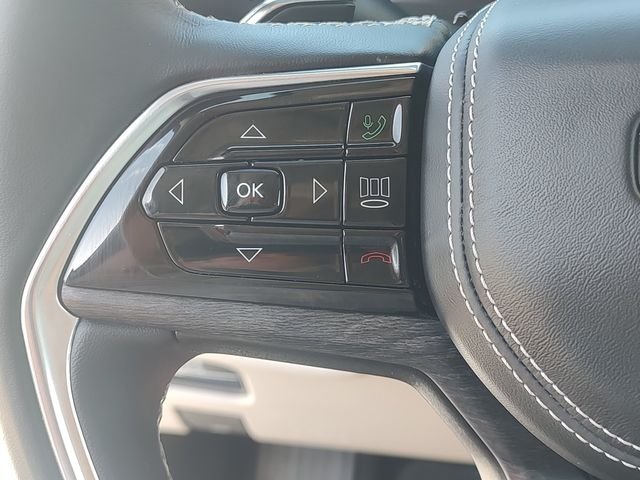 Used 2022 White Jeep Overland image 23