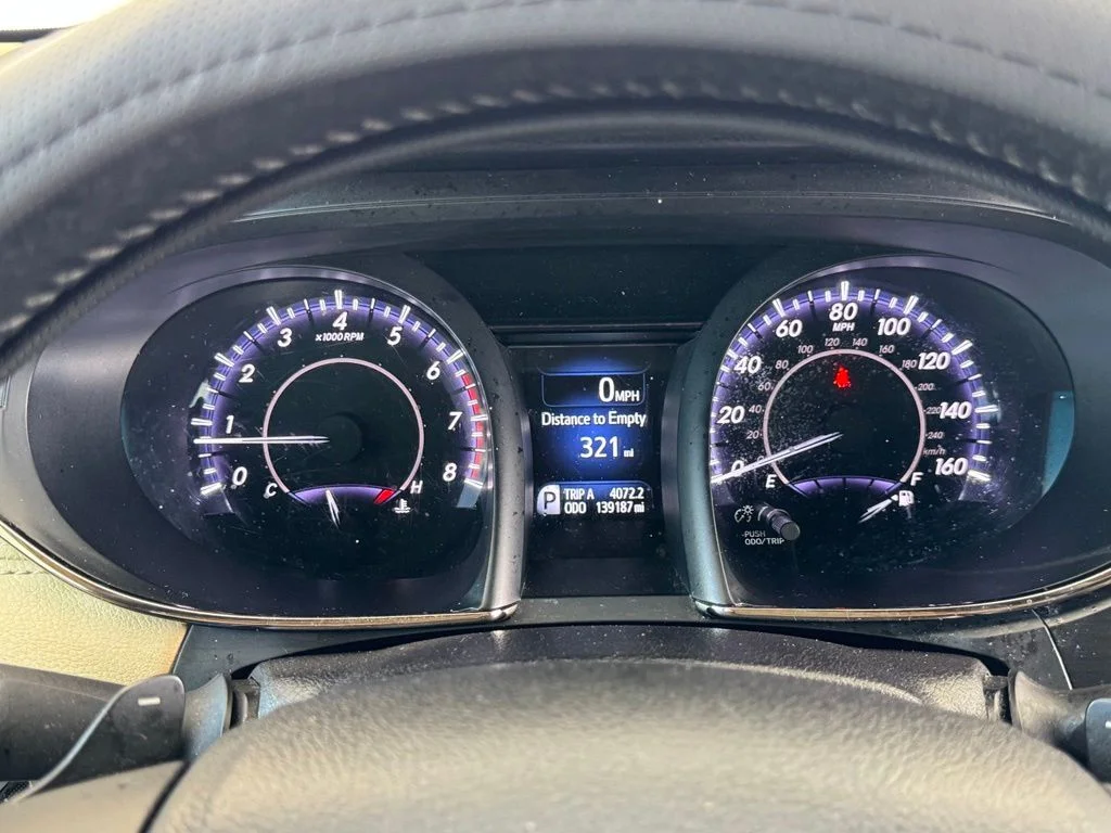 Used 2015  Toyota XLE Premium image 28