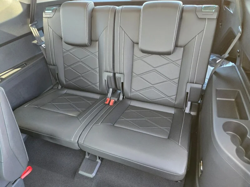 New 2026 Green Volkswagen 2.0T SE w/Technology image 8