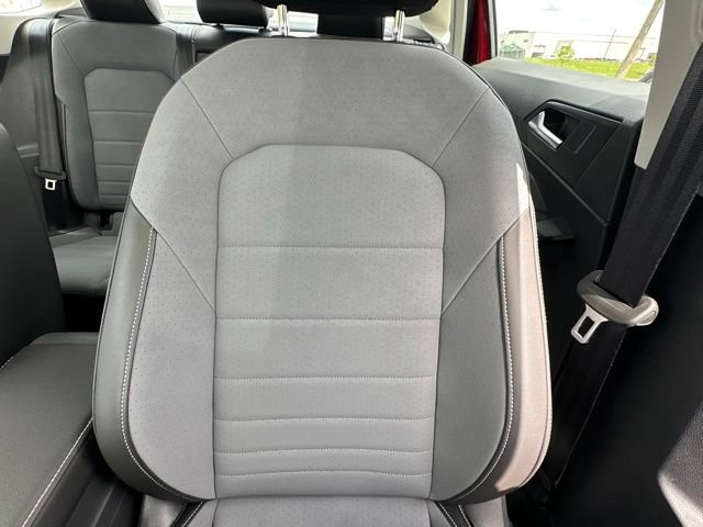 New 2026 Kings Red Metallic Volkswagen 1.5T SE image 27