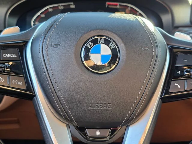 Used 2022 White BMW 530i xDrive image 27
