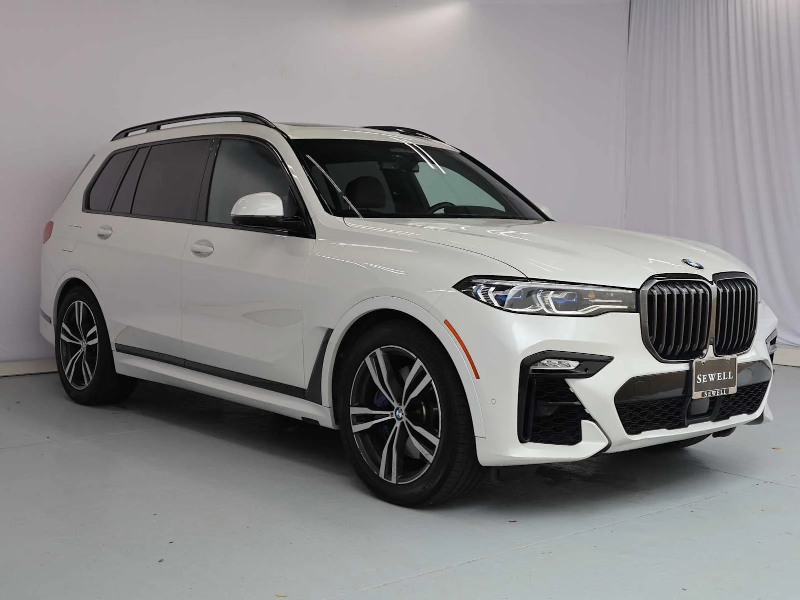Certified Used 2022 Mineral White Metallic BMW M50i image 4