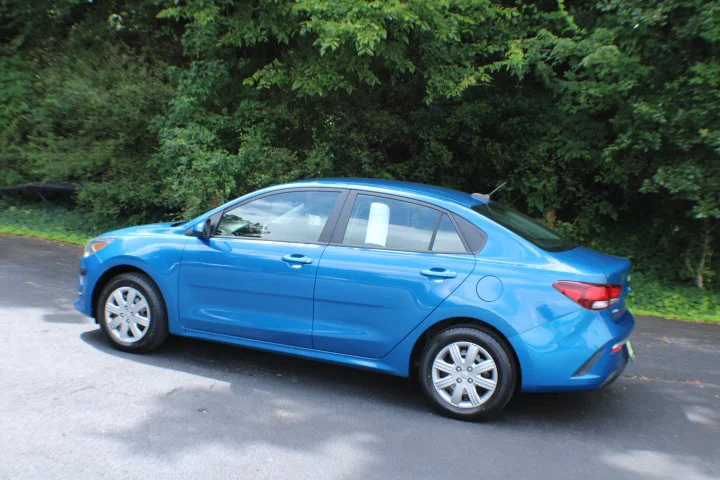 Used 2022 Sporty Blue Kia S image 3
