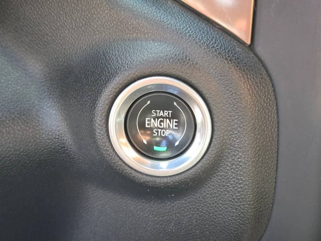 Used 2022 Silver Ice Metallic Chevrolet High Country DRW image 23
