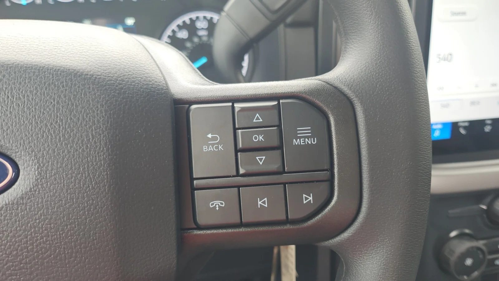New 2026 Oxford White Ford XL 2WD image 17