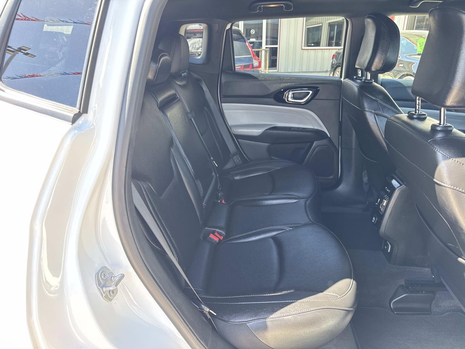 Used 2025 Bright White Clearcoat Jeep Limited image 9