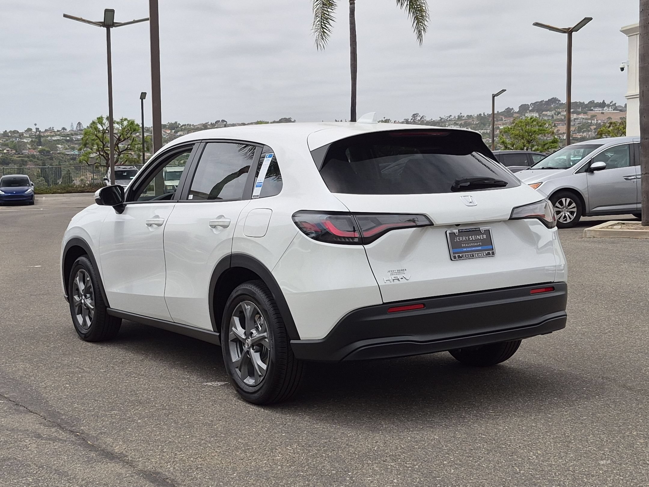 New 2027 Platinum White Pearl Honda LX image 9