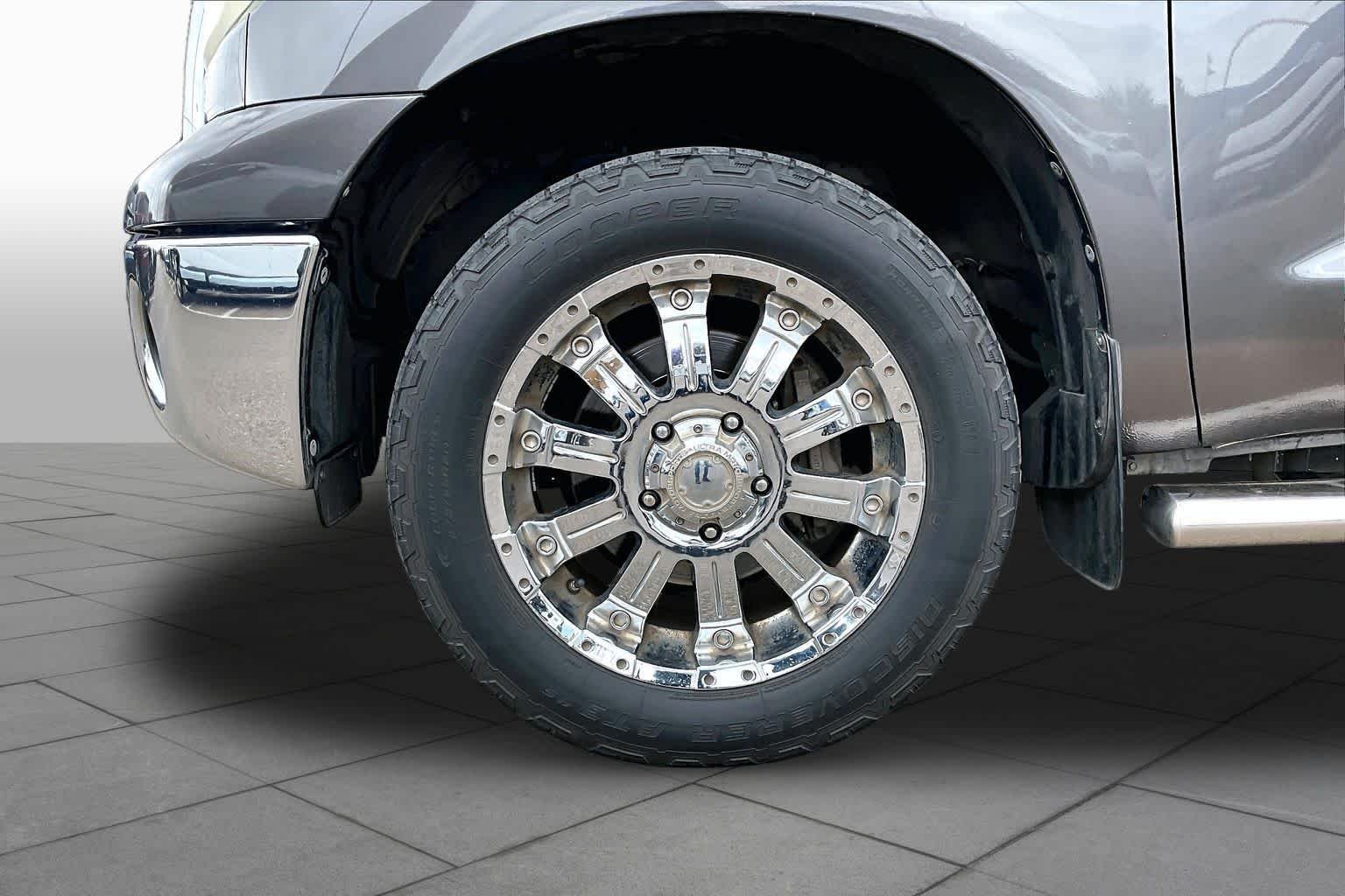 Used 2012 Magnetic Gray Metallic Toyota  image 9