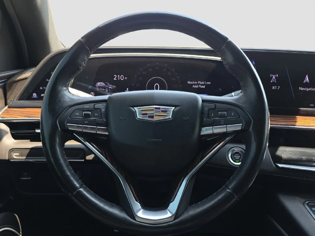 Used 2022 CRYSTAL WHITE TRICOAT Cadillac Premium Luxury image 9