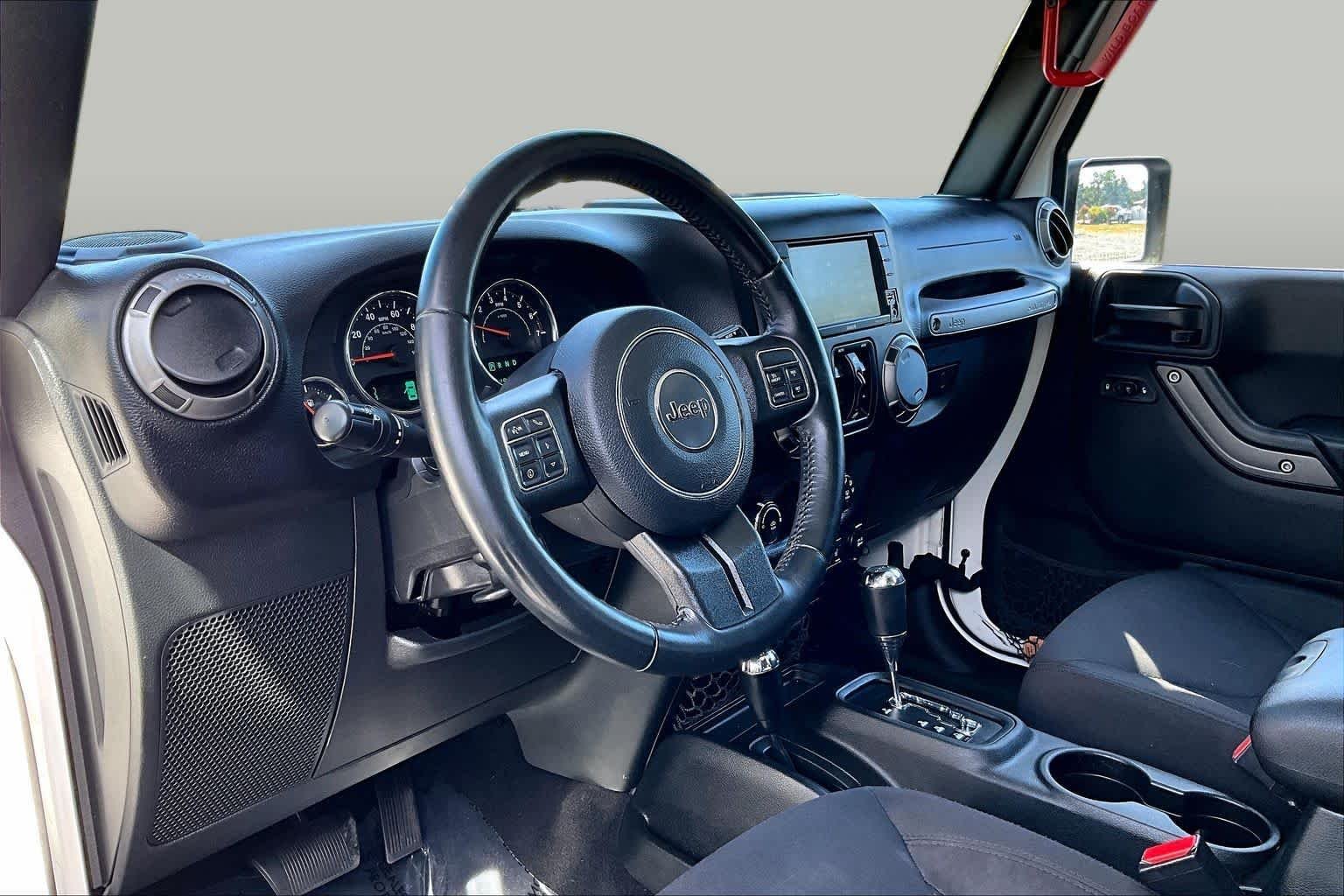 Used 2017 Bright White Clearcoat Jeep Sport image 18