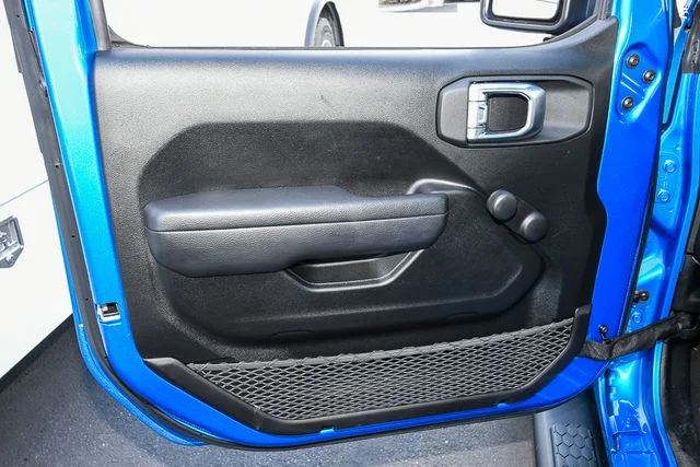 Used 2022 Blue Jeep Sport image 14