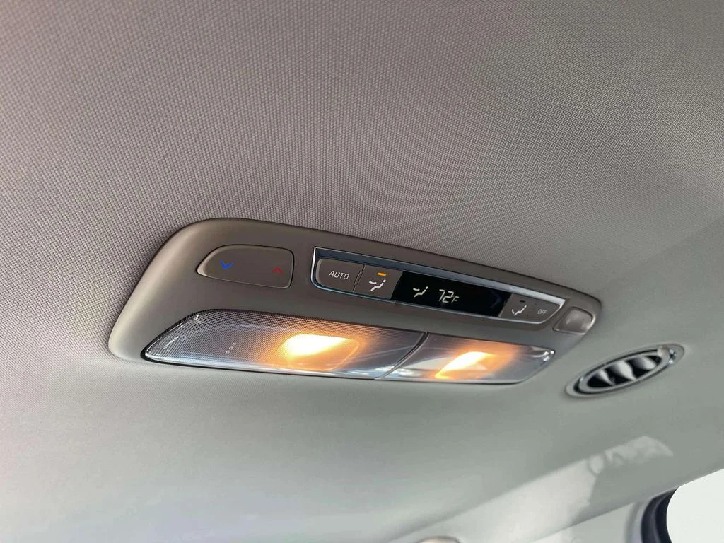 Certified Used 2024 Everlasting Silver Kia S image 28