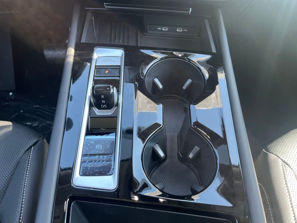 New 2026 Green Volkswagen 2.0T SE w/Technology image 13